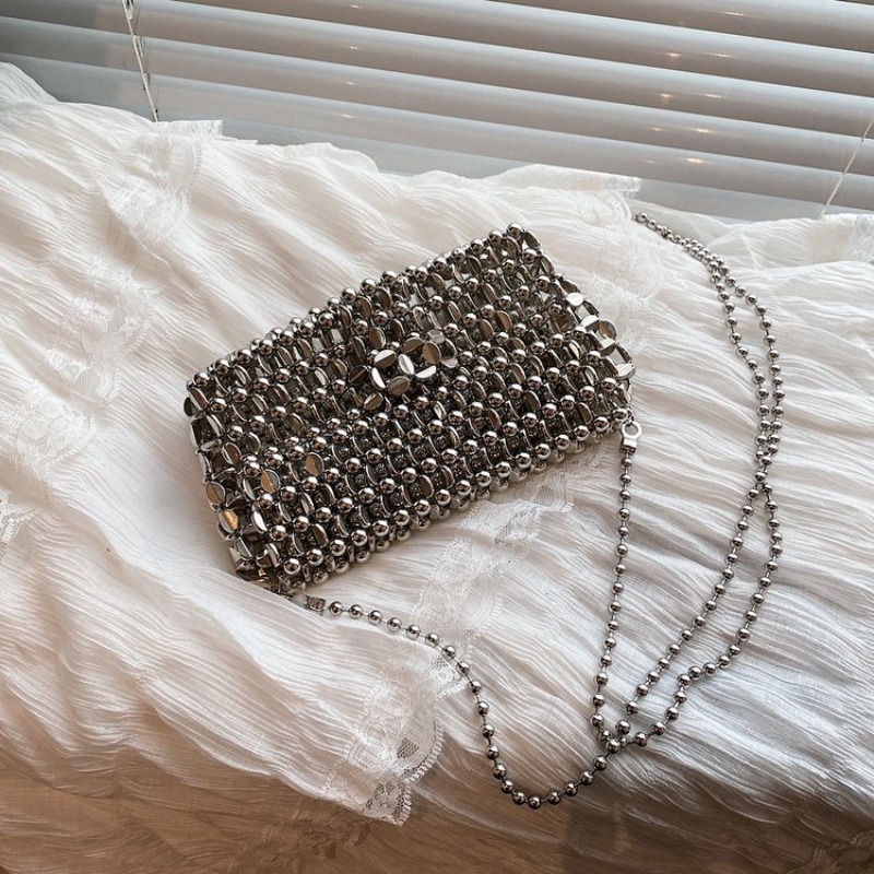 Luxury Bags Trend 2025 - Bolsos de Noche de Color Sólido