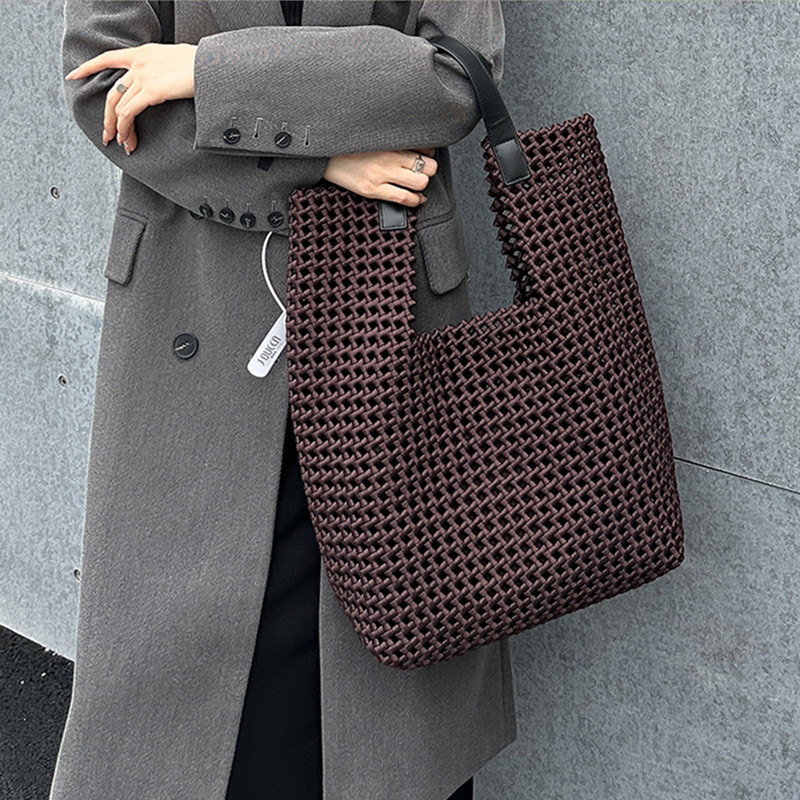 Luxury Bags Trend 2025 - 2025 bolso de mano tejido calado