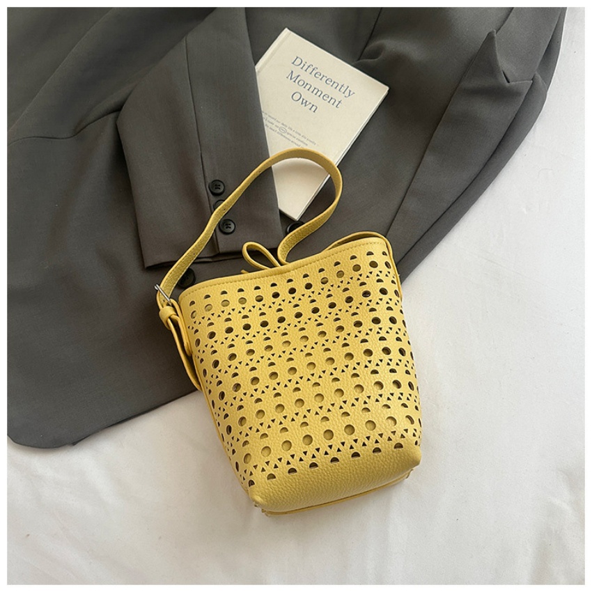 Bolso de cubo grande de cuero  - Luxury Bags Vip reseña y precio