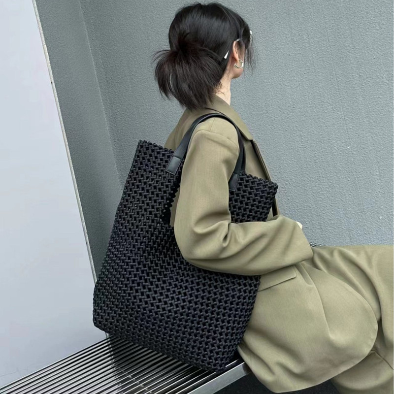 2025 bolso de mano tejido cala - Luxury Bags Trend 2025 reseña y precio